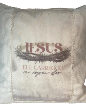 Almofada Jesus com aplicação de renda 33x33
