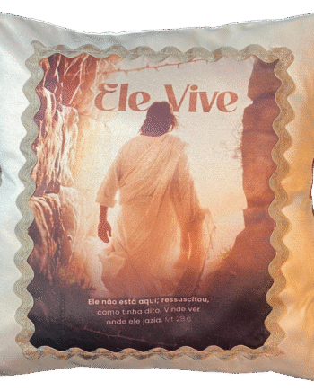 Almofada Ele Vive  com aplicação de renda 33X33